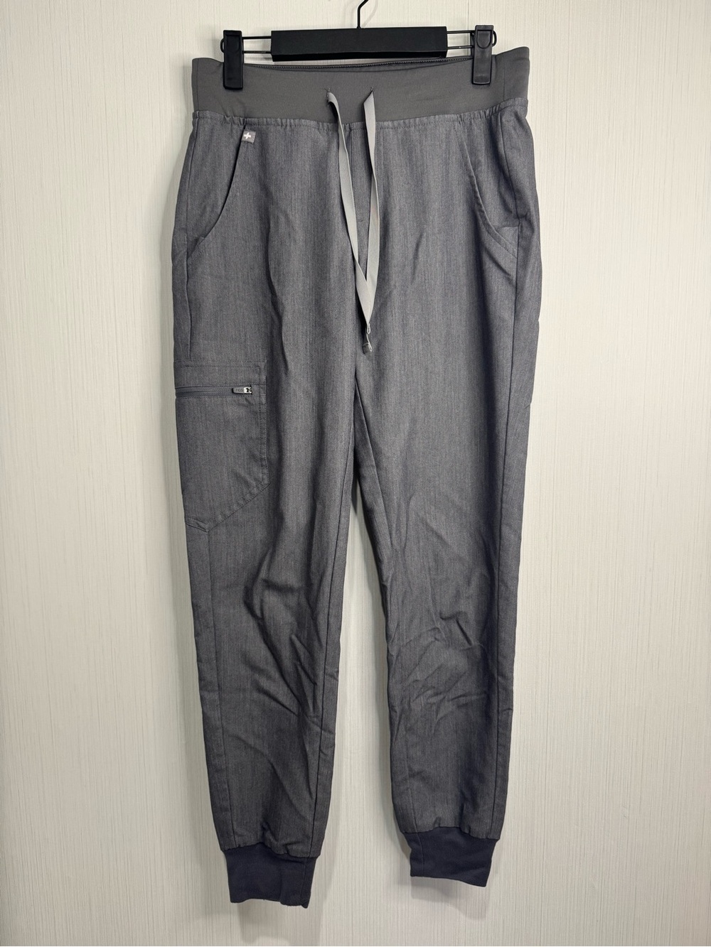 FIGS Zamora Jogger Scrub Pants in Grey Charcoal. XS. Nearly New!